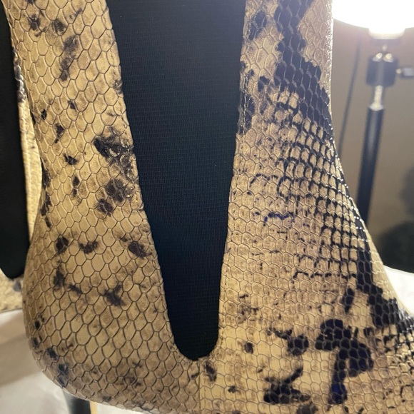 Joie Snakeskin print booties - Picture 5 of 11